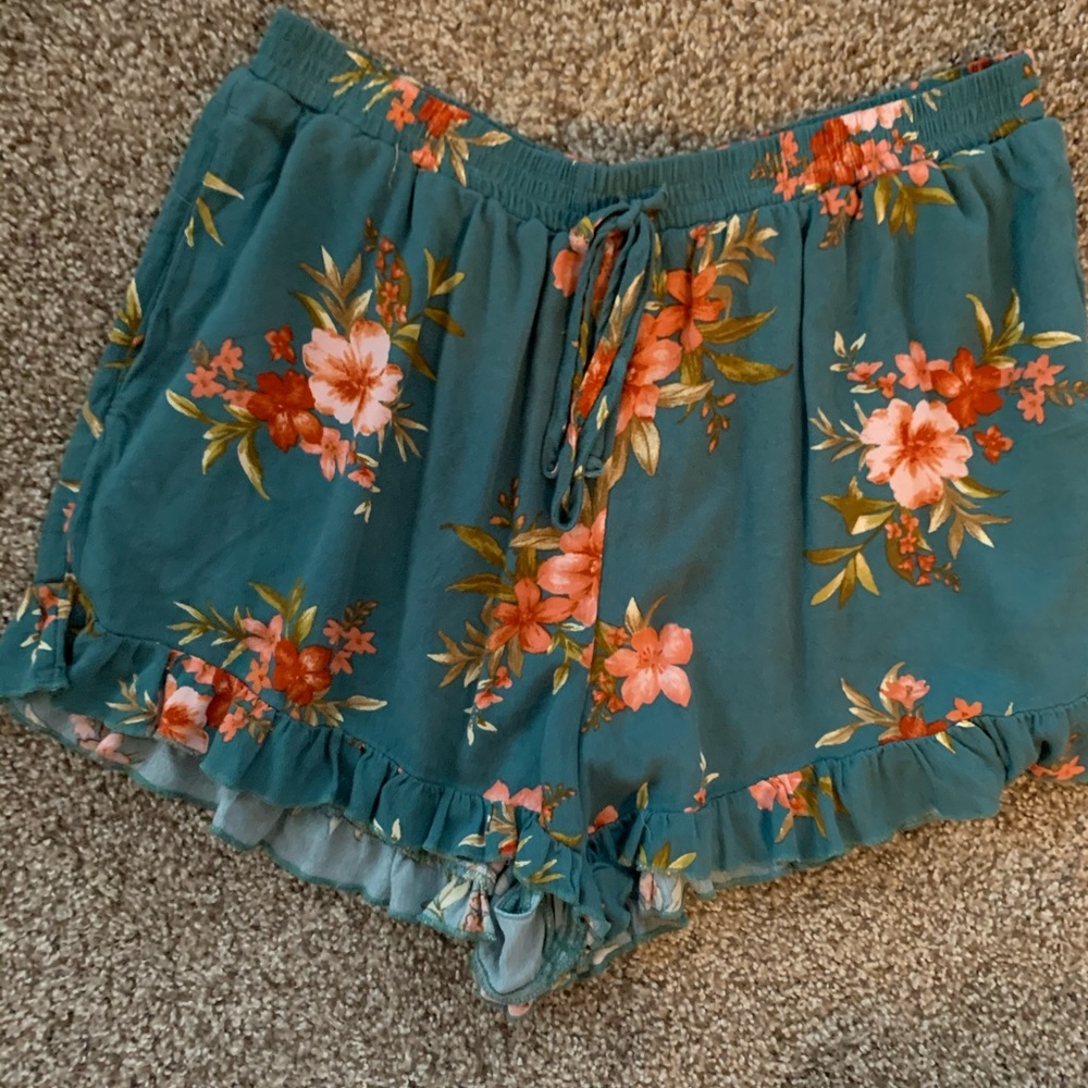 Floral flowy shorts